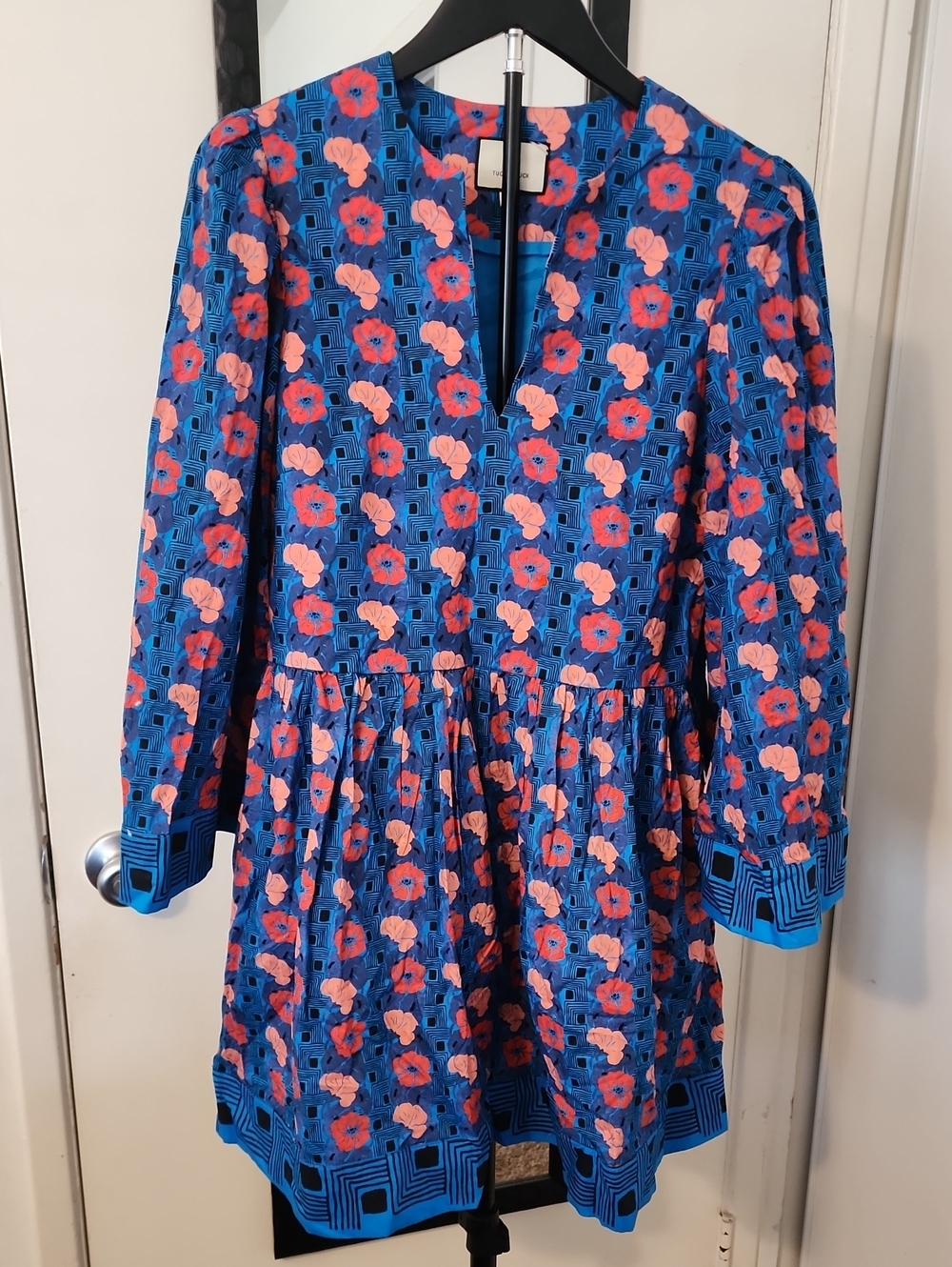 Tuckernuck Blue Floral Geometric Print Long Sleeve Mini Dress Split Neck Women's - Picture 2 of 13